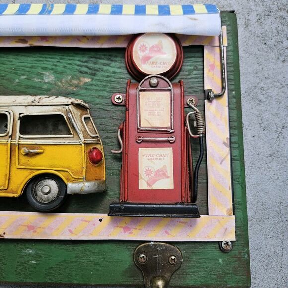 VW Bus Decorative Hanger With Picture Frame And Gas Pump - Picture 4 of 8